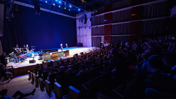 LE 20130320 fullsatt sal