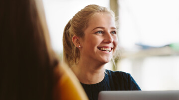 konceptbild för ansökan, en glad studerande