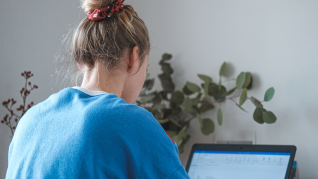 distansstudier studier dator unsplash 1