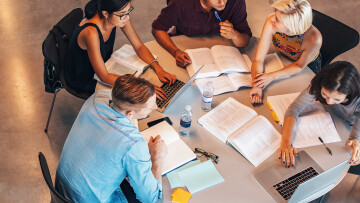 hogreyh halsaochvalfard