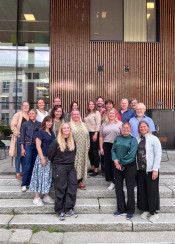 Största delen av gruppen utanför Uit