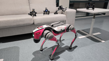 Unitree Go2 Kaius med mindre robotkompisar