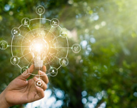 Glödlampa som symboliserar innovation Foto_AdobeStock