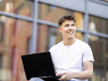 2025 Studerande med dator