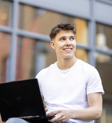 2025 Studerande med dator