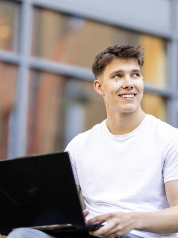 2025 Studerande med dator