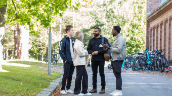 2023_studerande utanför Technobothnia