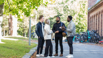 2023_studerande utanför Technobothnia