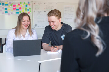 Företagsekonomi tre studerande 2