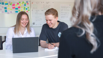 Företagsekonomi tre studerande 2