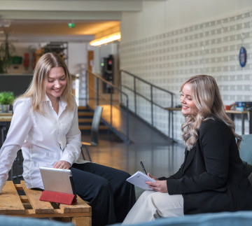 Företagsekonomi två studerande 2