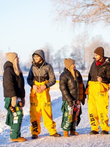 2026 Studerande utomhus på vintern