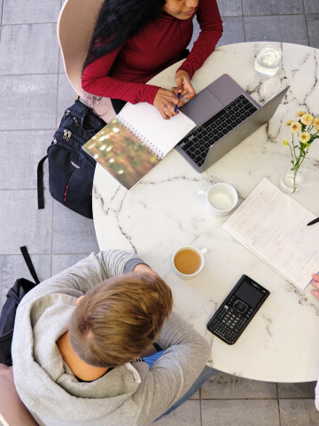 Studerande i grupp